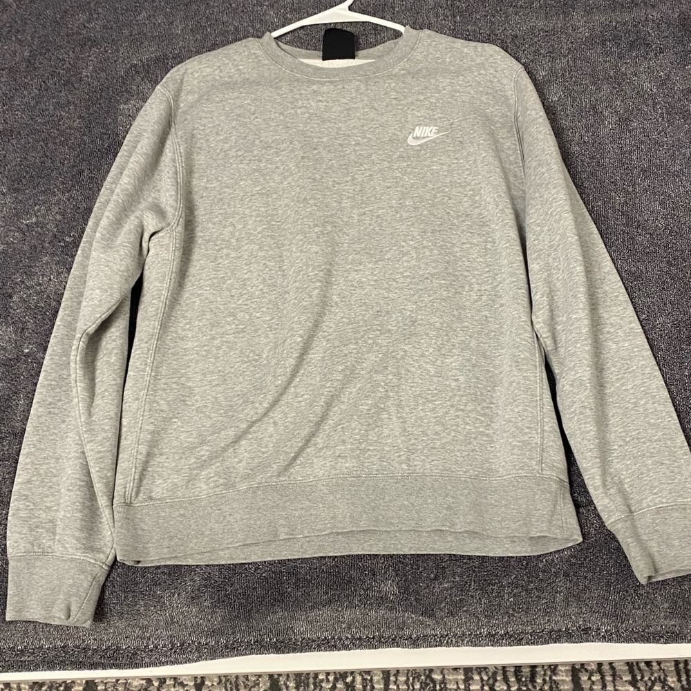 Nike Men's Light Gray Crewneck Sweater